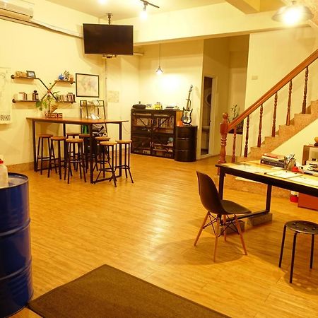 Chiayi Petite Hostel Exterior photo