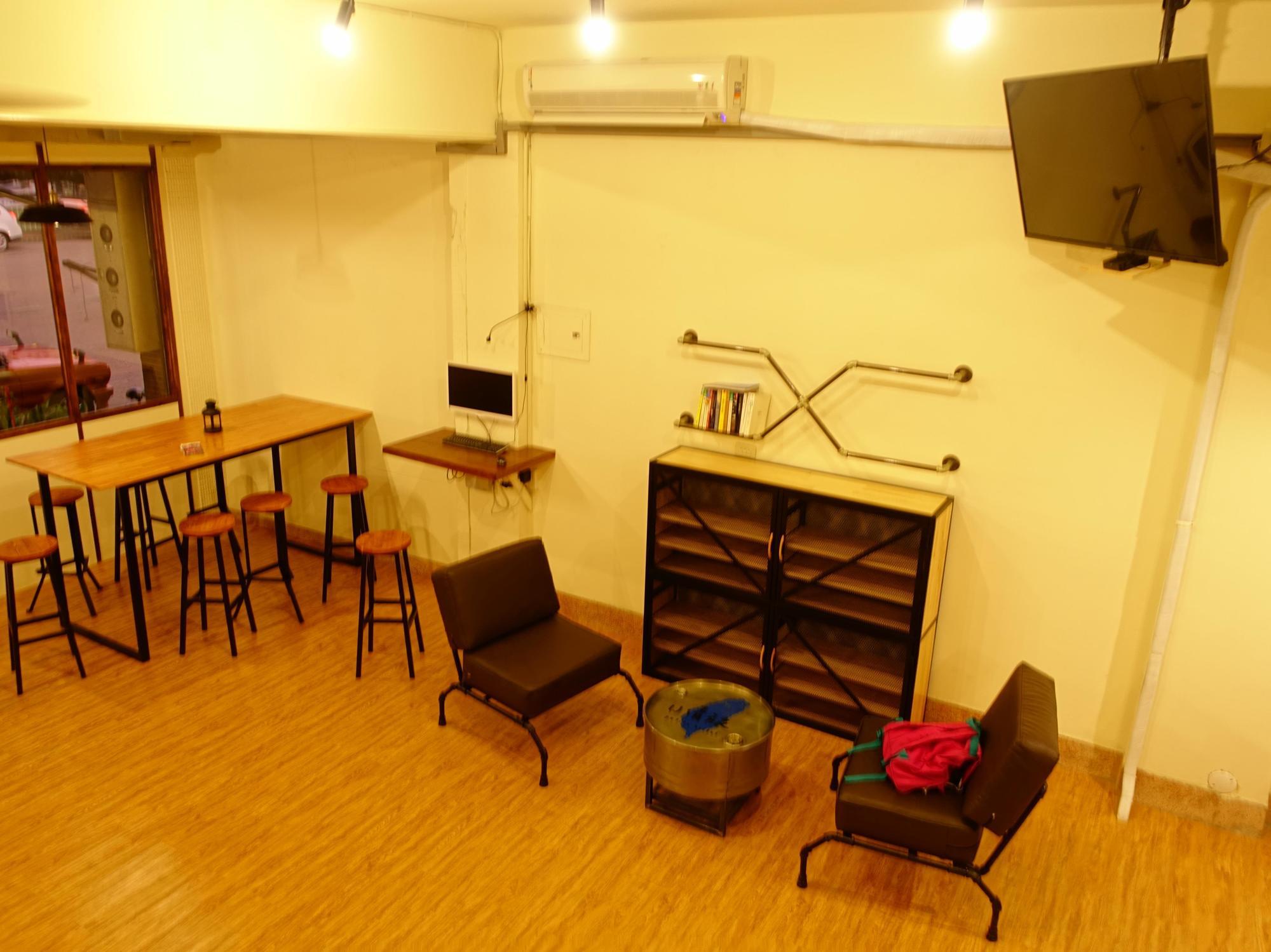 Chiayi Petite Hostel Exterior photo