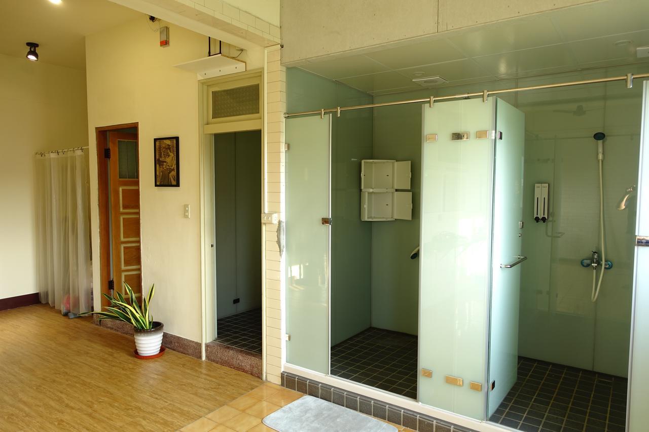 Chiayi Petite Hostel Exterior photo
