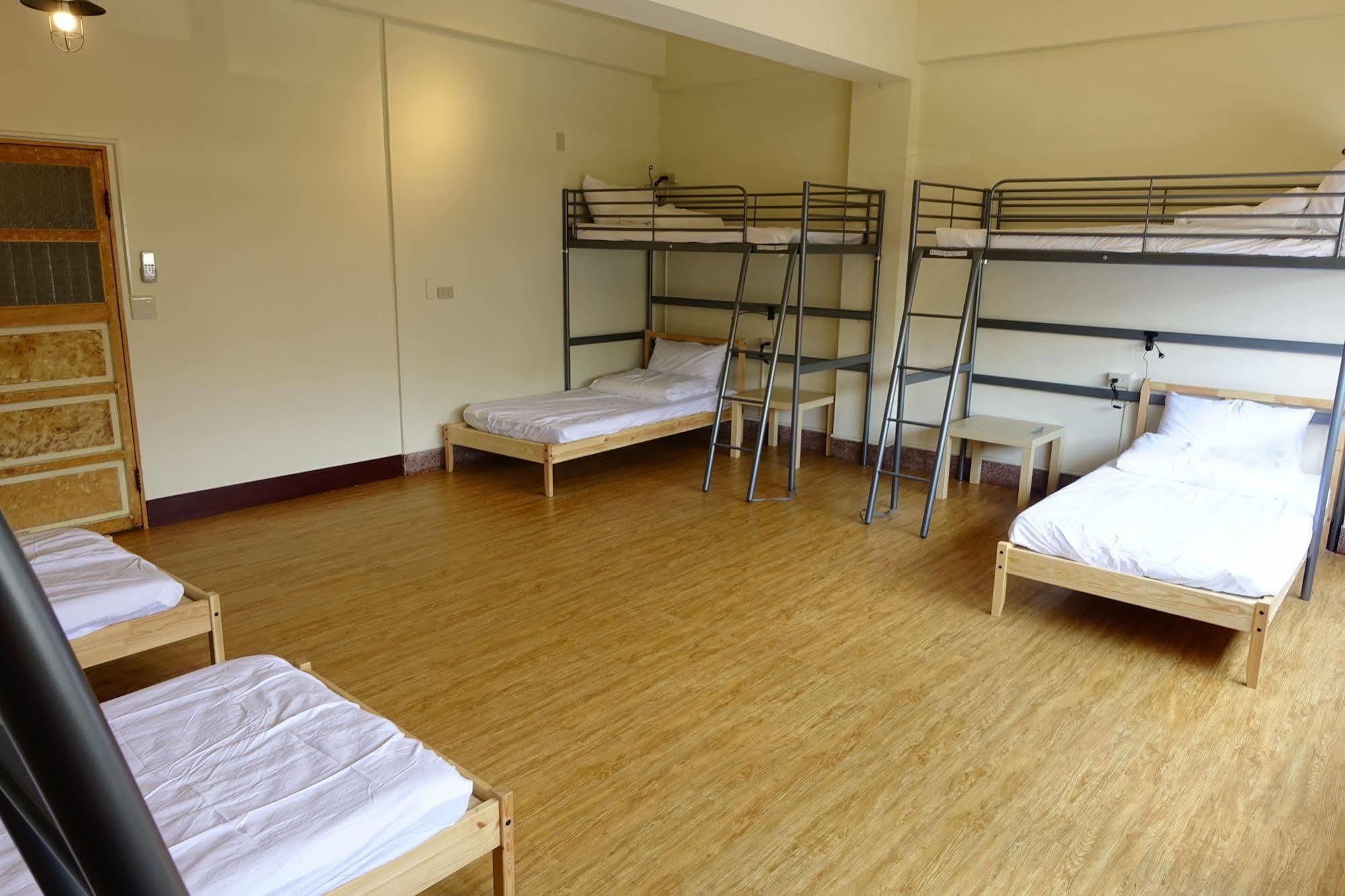 Chiayi Petite Hostel Exterior photo