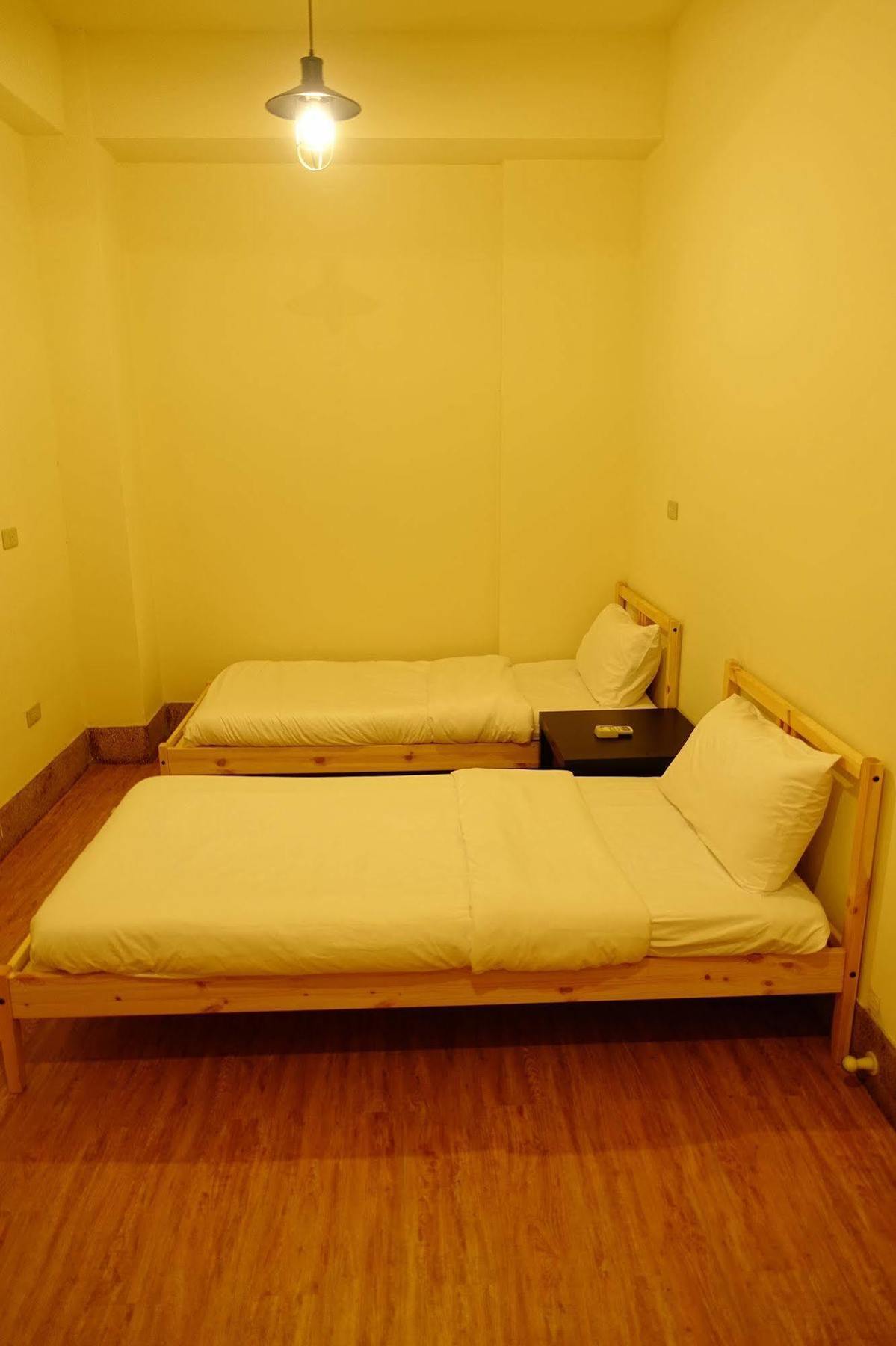 Chiayi Petite Hostel Exterior photo