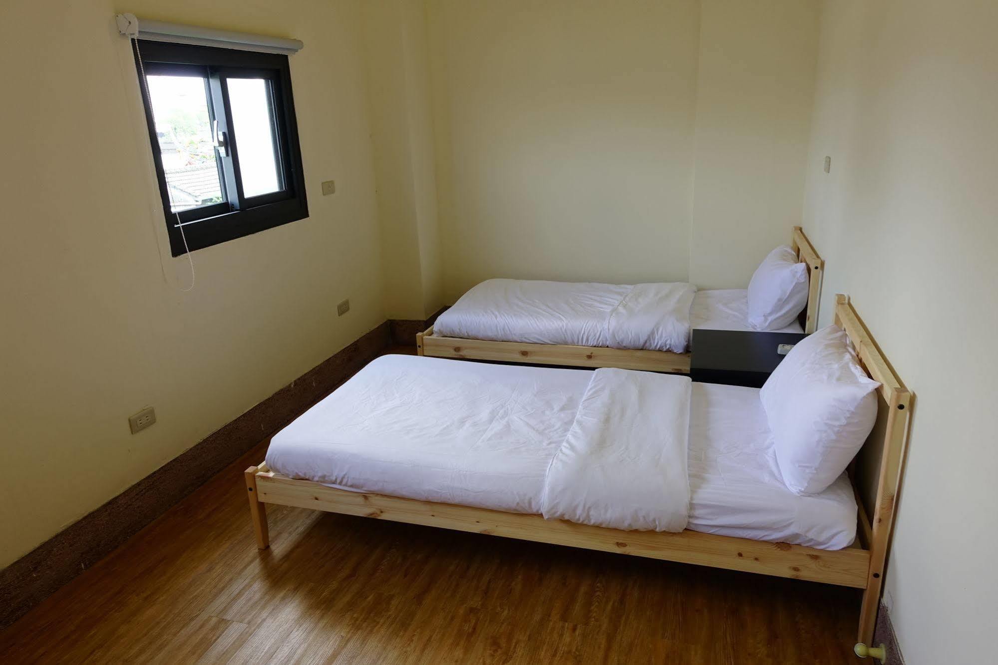Chiayi Petite Hostel Exterior photo