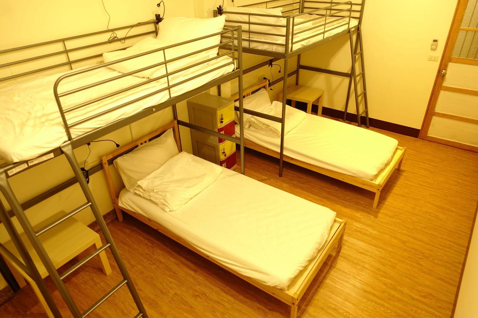 Chiayi Petite Hostel Exterior photo