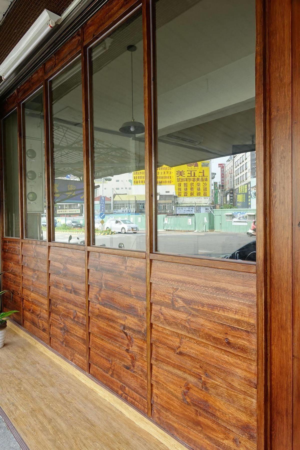Chiayi Petite Hostel Exterior photo