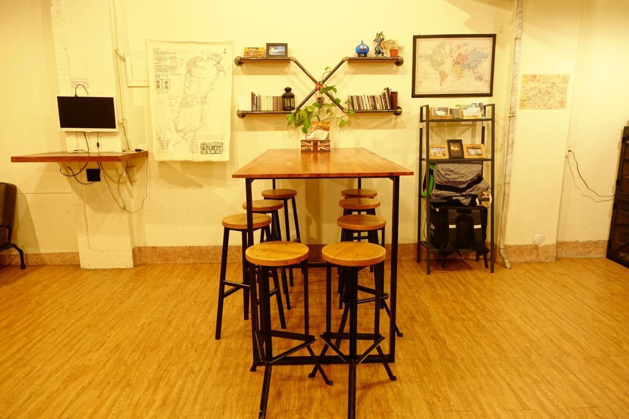 Chiayi Petite Hostel Exterior photo